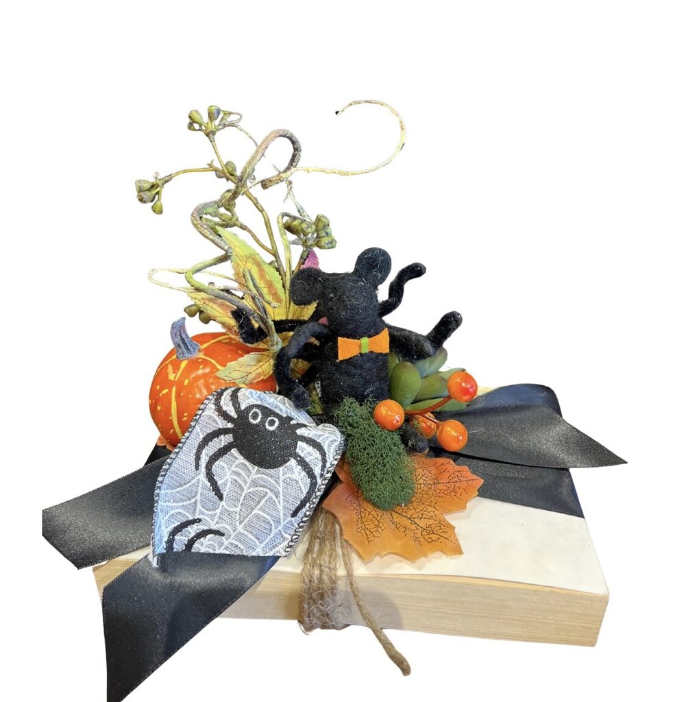 Halloween Mouse on Book Stack Décor